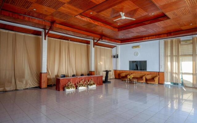 RedDoorz @ Hotel Horas Palopo