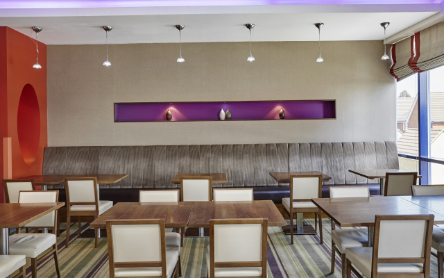 Holiday Inn Express London - Newbury Park, an IHG Hotel