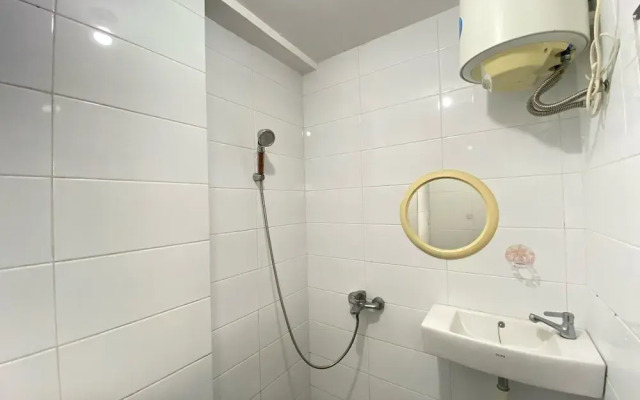 Spacious Studio Room At Gateway Ahmad Yani Cicadas Apartment