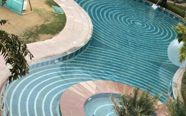 Le Méridien Jaipur Resort & Spa