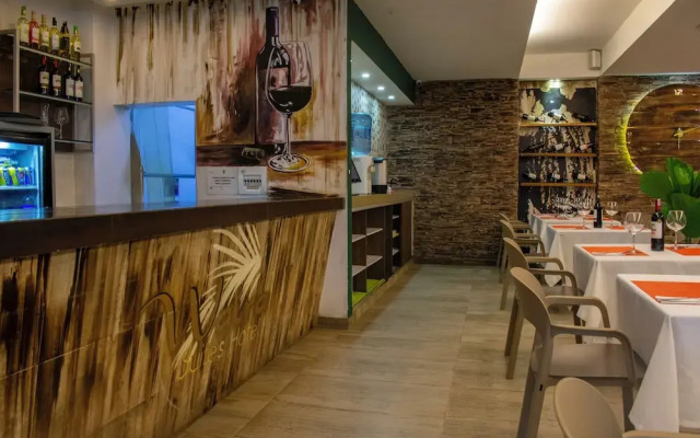 Waira Suites Hotel