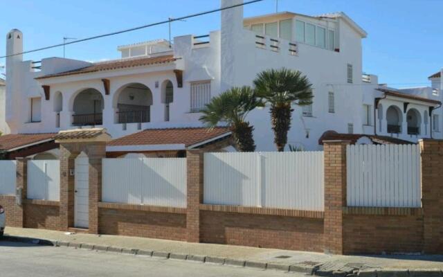 R116 Casa adosada con piscina privada en Cunit