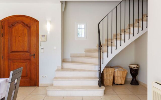 Holiday Home La Garrigue - PUJ100