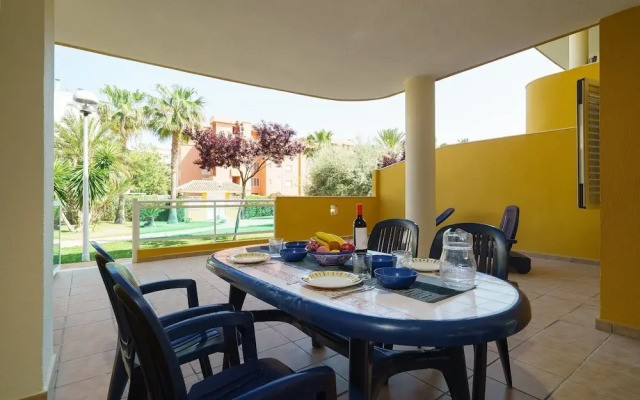 Fais in D nia With 2 Bedrooms and 2 Bathrooms