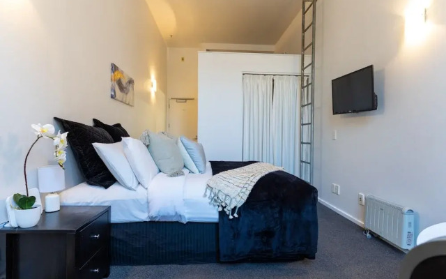 Bright CBD Studio -Near SkyTower-WiFi