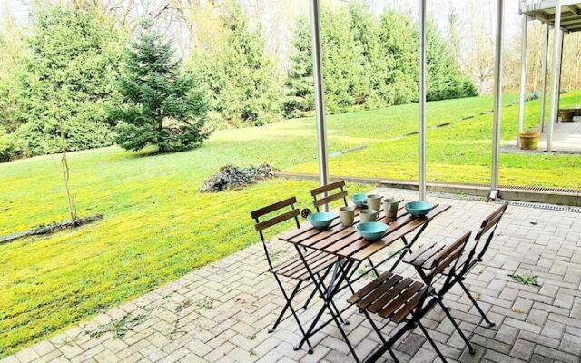 New 1 Bedroom Flat with Balcony & Garden