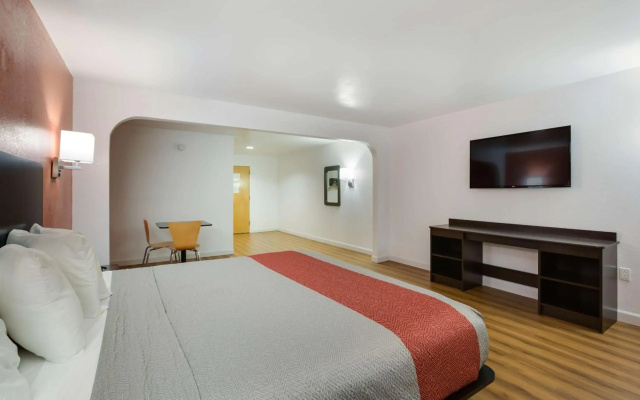 Motel 6 Suwanee, GA - Gwinnett Center