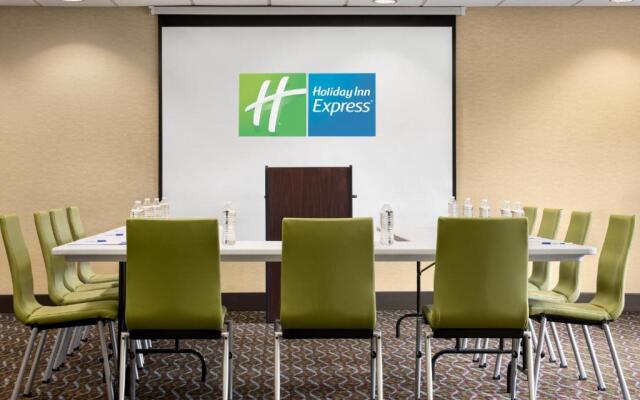 Holiday Inn Express & Suites Oxford by IHG