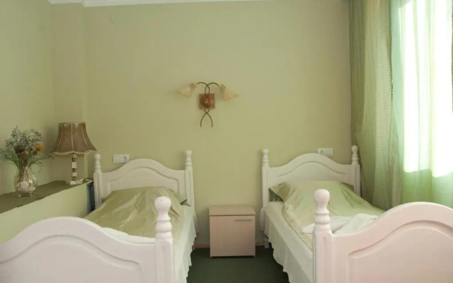 Boryana Hotel