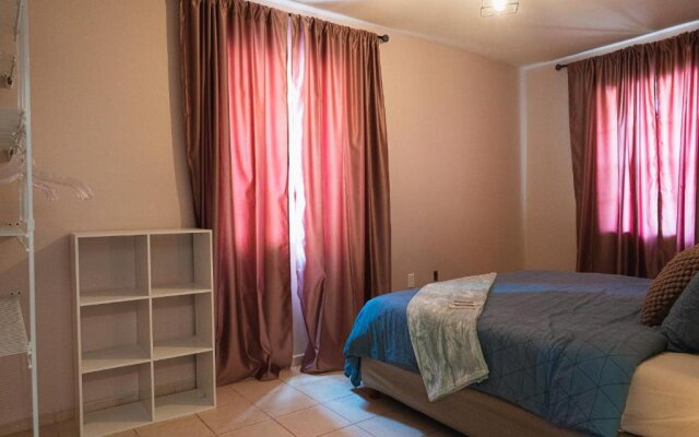 Great 2bdrm app in Downtown Otrobanda with free parking on premises