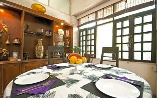 Trendy Bed and Breakfast and Service Apartments