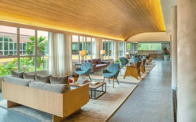 Almenat Embu das Artes, Tapestry Collection by Hilton