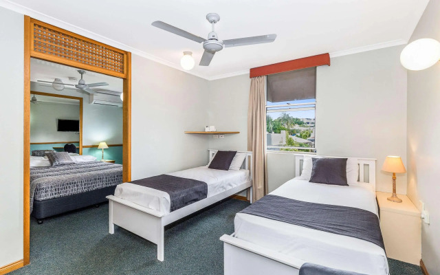 Spring Hill Terraces Motel & Apartments