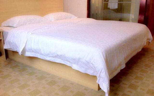 Nanning Hawks Holiday Hotel