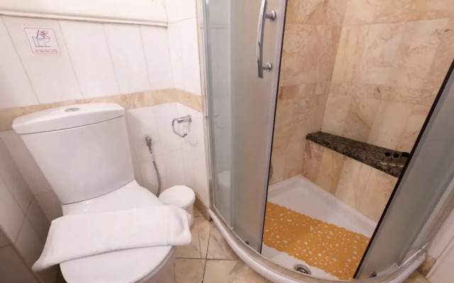 Ideal 4 bdr Apartment in Plaka for 10