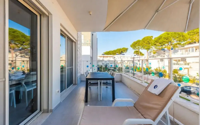 Expansive Apartment With Beach Access - Jasemin