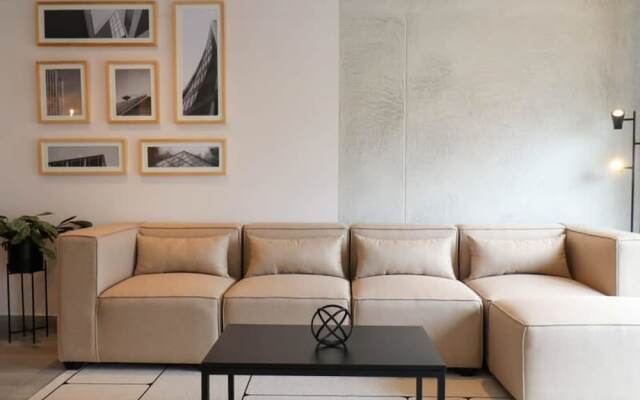 w Unique 2BR With Balcony in Miraflores