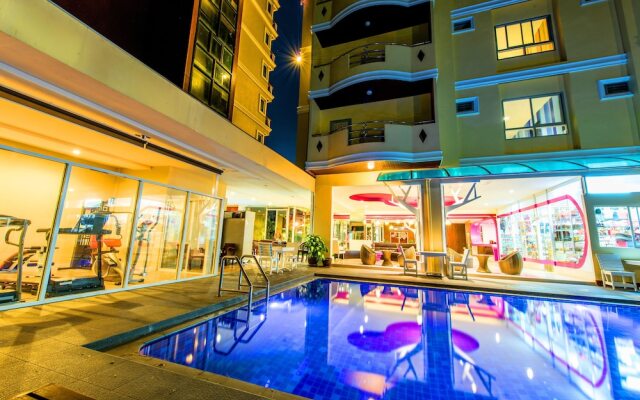 Dancenter Luxury Underwater World Pattaya