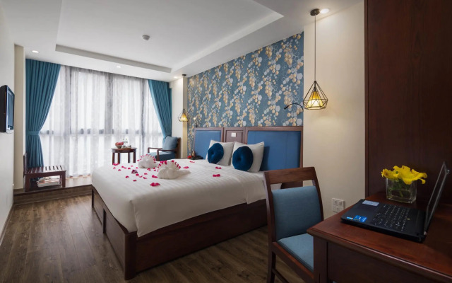 Holiday Emerald Hotel