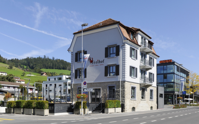 TOP Hotel Freihof Unteraegeri