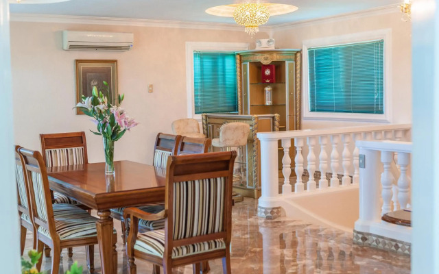 Monaco Suites de Boracay Hotel