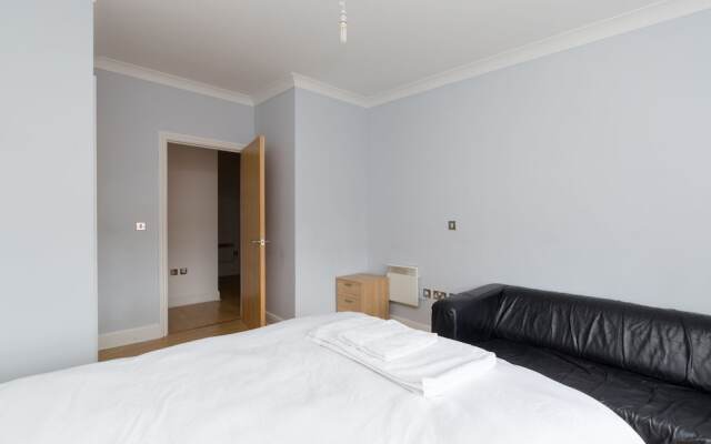 Birmingham Serviced Apartment - The Qube
