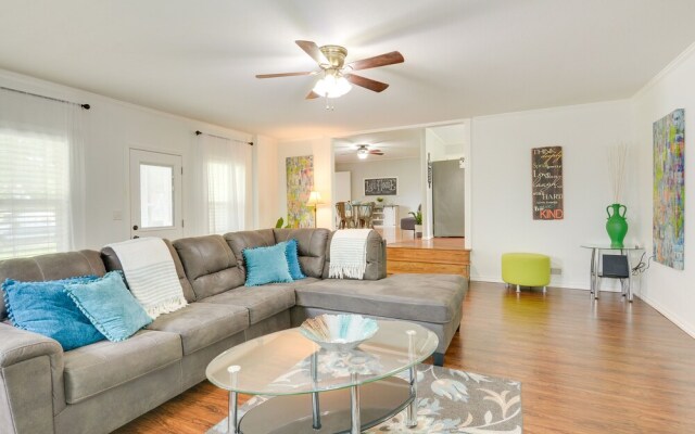 Rogers Vacation Rental ~ 7 Mi to Downtown