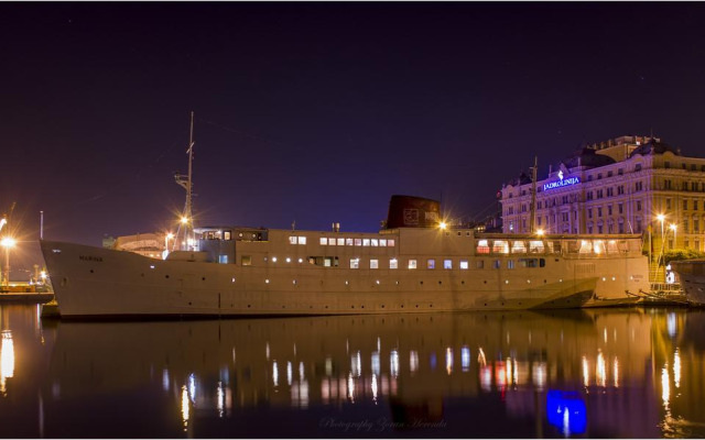 Botel Marina - Hostel