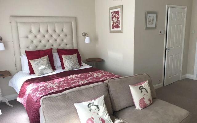 Hollies Guest House