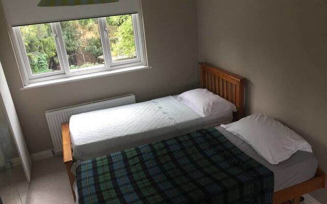 3 Bedroom Property With Garden in Central