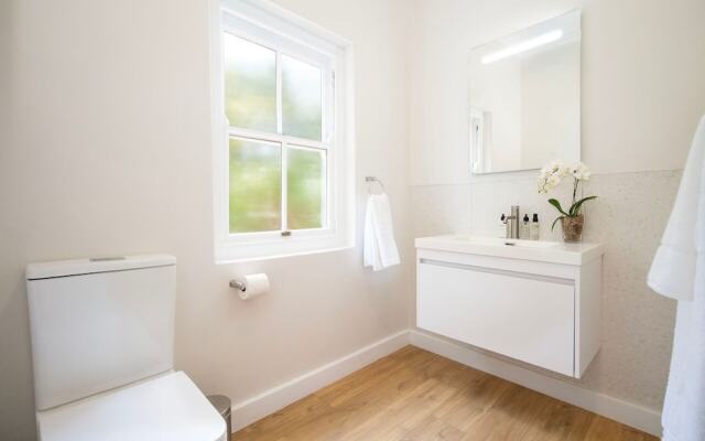 Middedorp Villa and Apartments