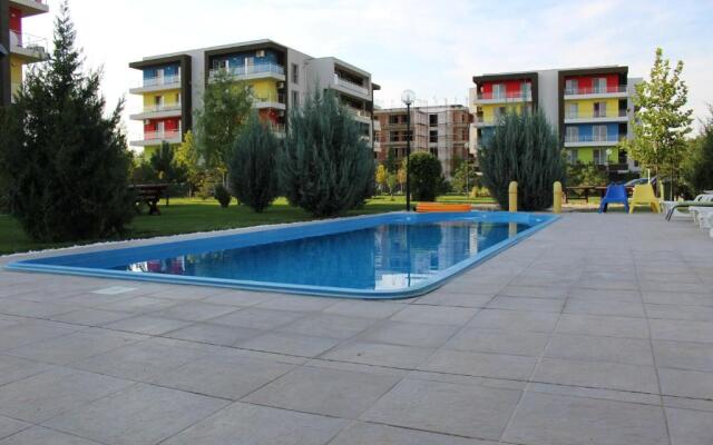 Airport Residence 2