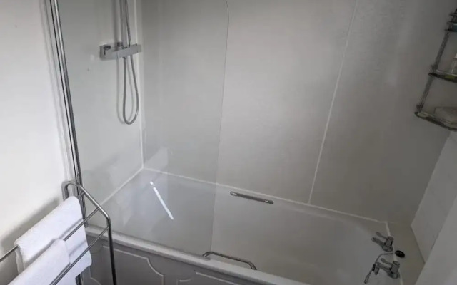 Ann St Short-term Stay, Greenock, United Kingdom
