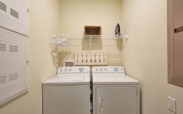 Storey Lake-4 Bedroom Townhome w/Spashpool-1613ST