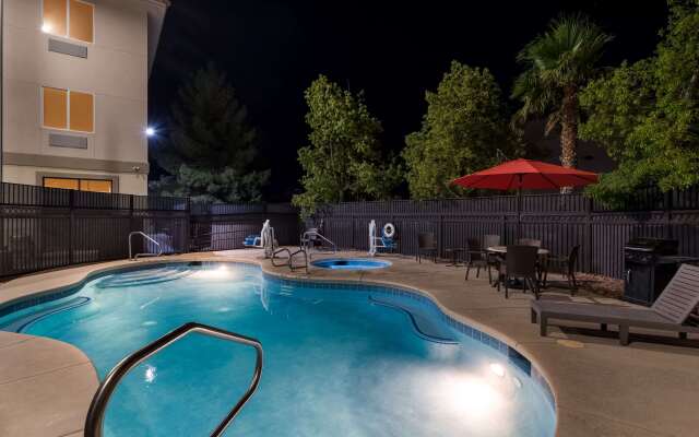 Comfort Inn & Suites Las Vegas - Nellis