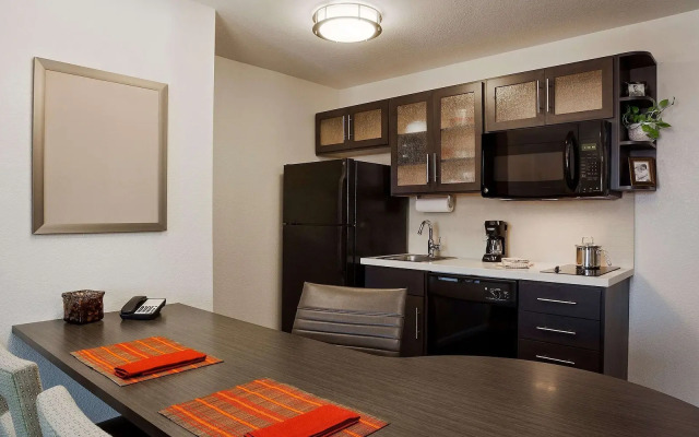 Sonesta Simply Suites Chicago Naperville