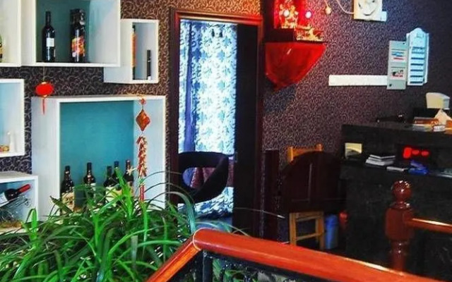 Boutique Holiday Hotel (Beihai Beibuwan Square)