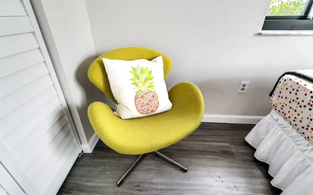 2 Bed2 Bath House with Backyard Jacuzzi