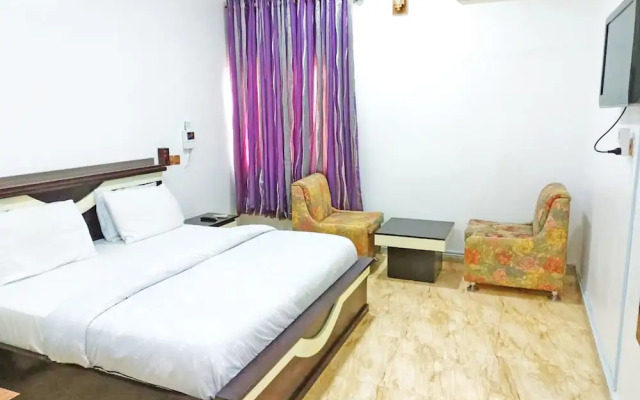 Pacific Paradise Suites