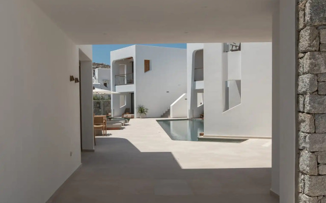 Nuca Mykonos
