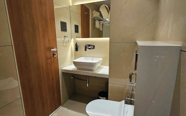 Hotel Golden Nest - Thane