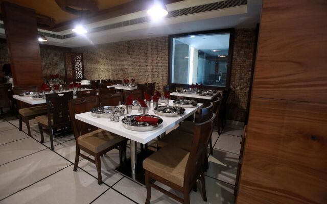 OYO 1395 Hotel Gandhi International