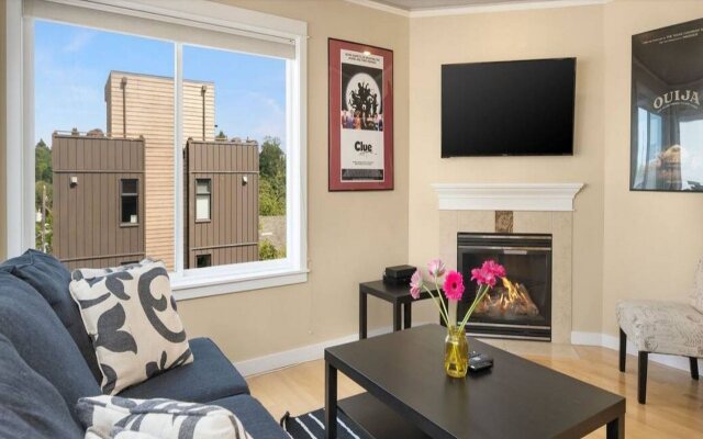 Seattle Vacation Home: Life's A Game