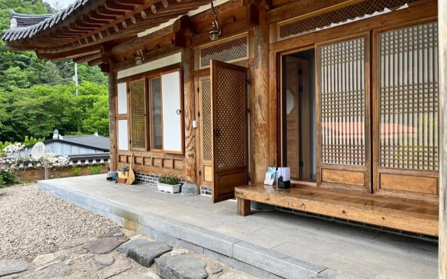 Wanju Hanok Pension Hyurim