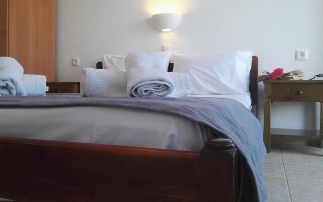 Perigiali Rooms & Apartments Folegandros