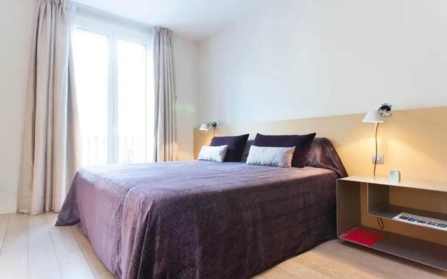 Classy 3bed 3bath apartment in Eixample