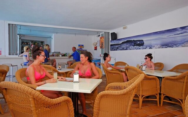 Ferrera Beach