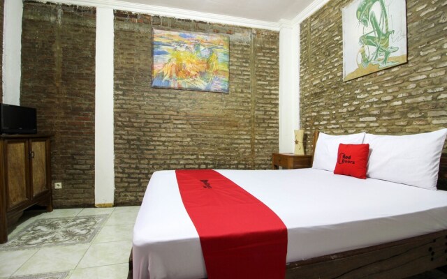 RedDoorz near Rumah Sakit Wirosaban