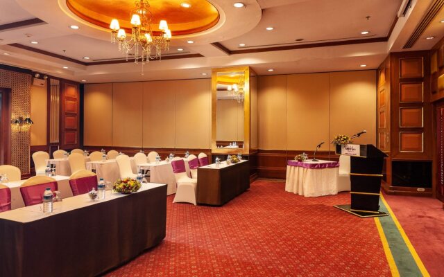 Mercure Mandalay Hill Resort