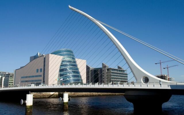 Exclusive Square View IFSC